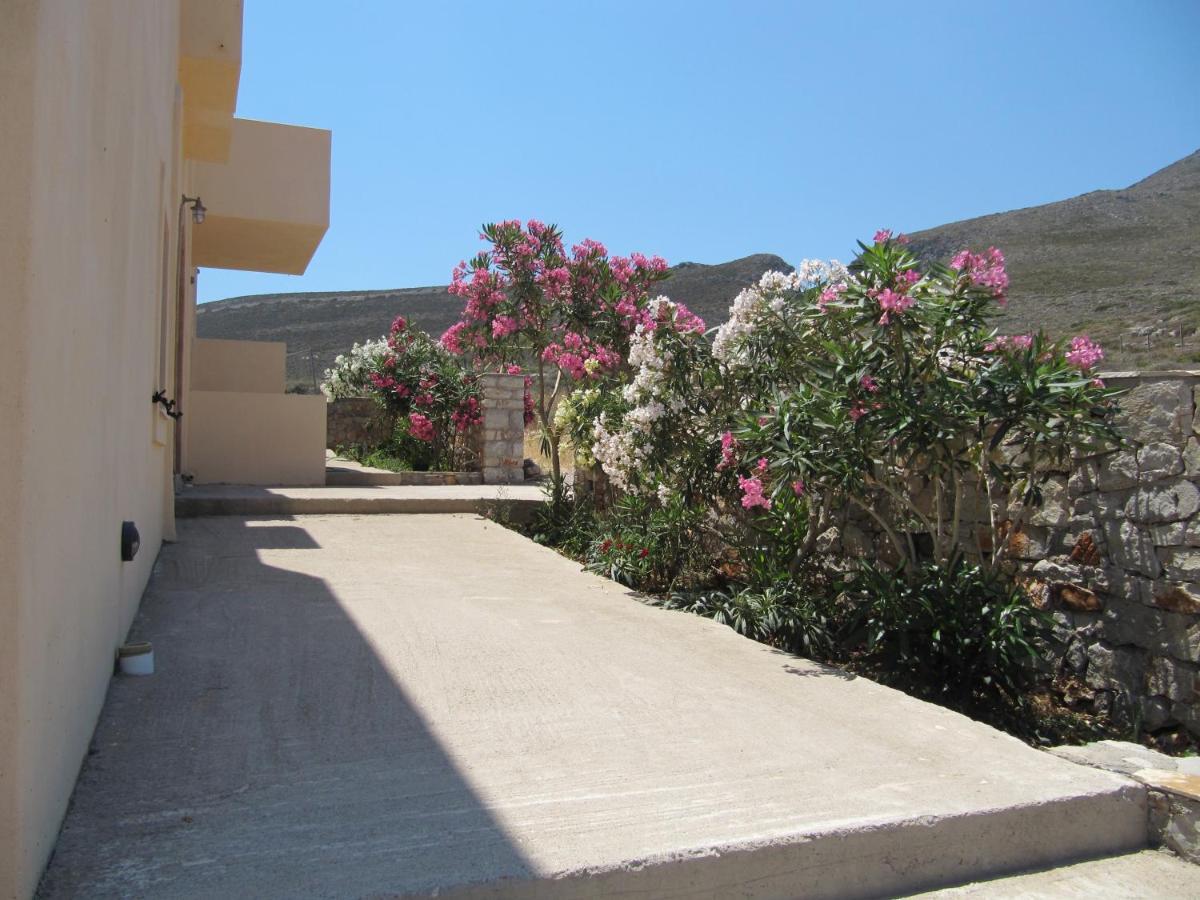 Eugenia Travasarou Sea View Appartments Diakofti Bagian luar foto
